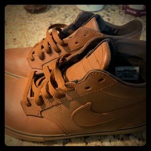 Nike Braata Mid men’s shoes